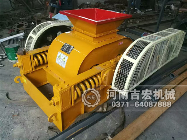 2017新型雙齒輥破碎機(jī)為我國破碎行業(yè)增磚添瓦！