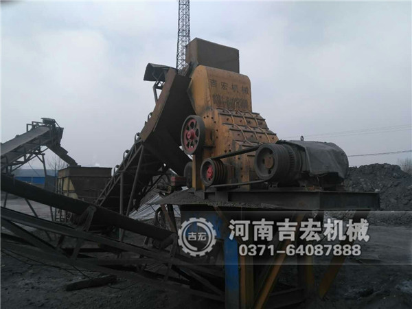 石灰粉碎機(jī)、生石灰塊粉碎機(jī)現(xiàn)場(chǎng)圖